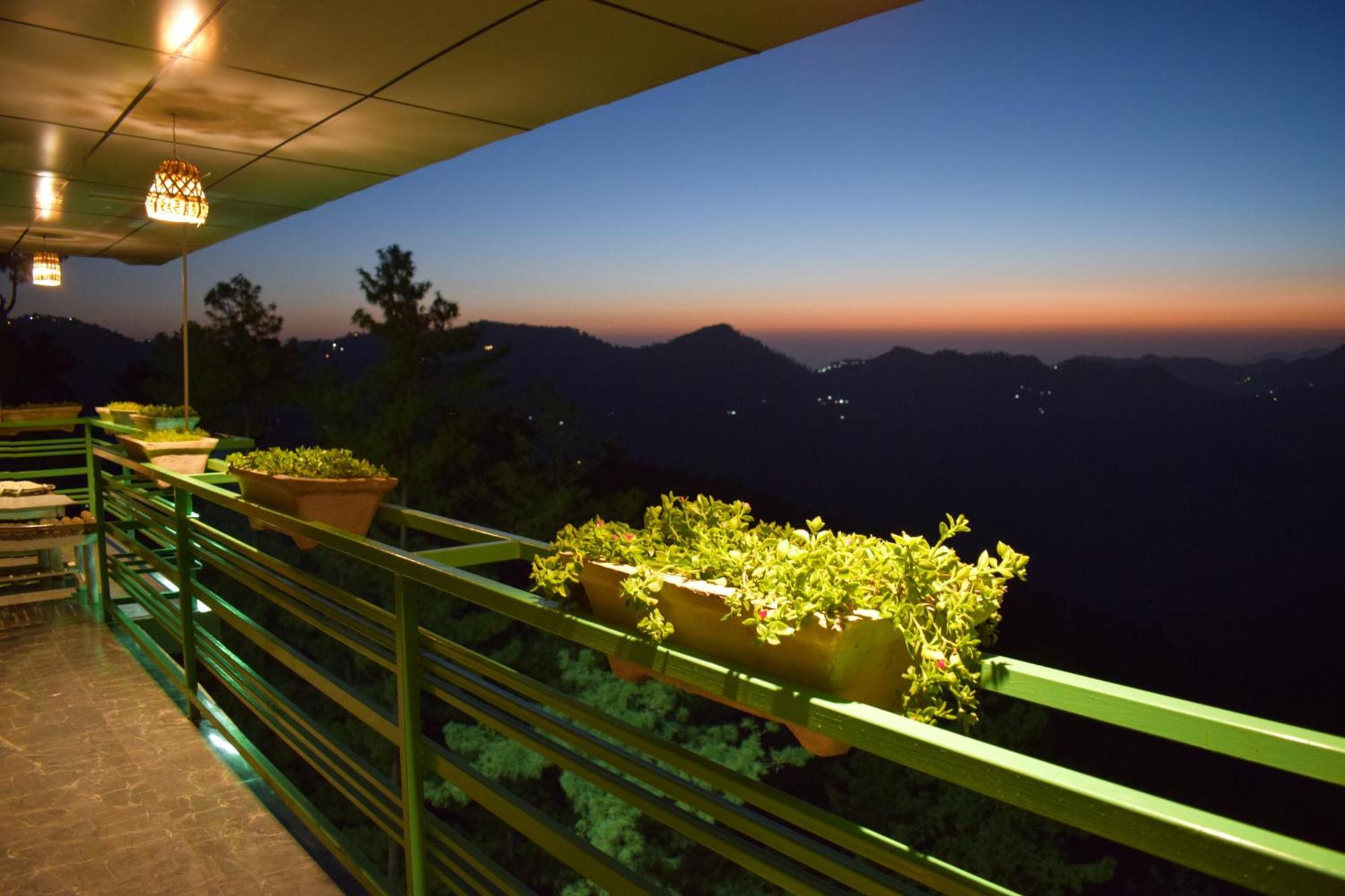 Aachman Nature Valley Resort Mashobra By Naina Staycation- Private Parking - Balcony And Valley View Rooms Shimla Exteriör bild